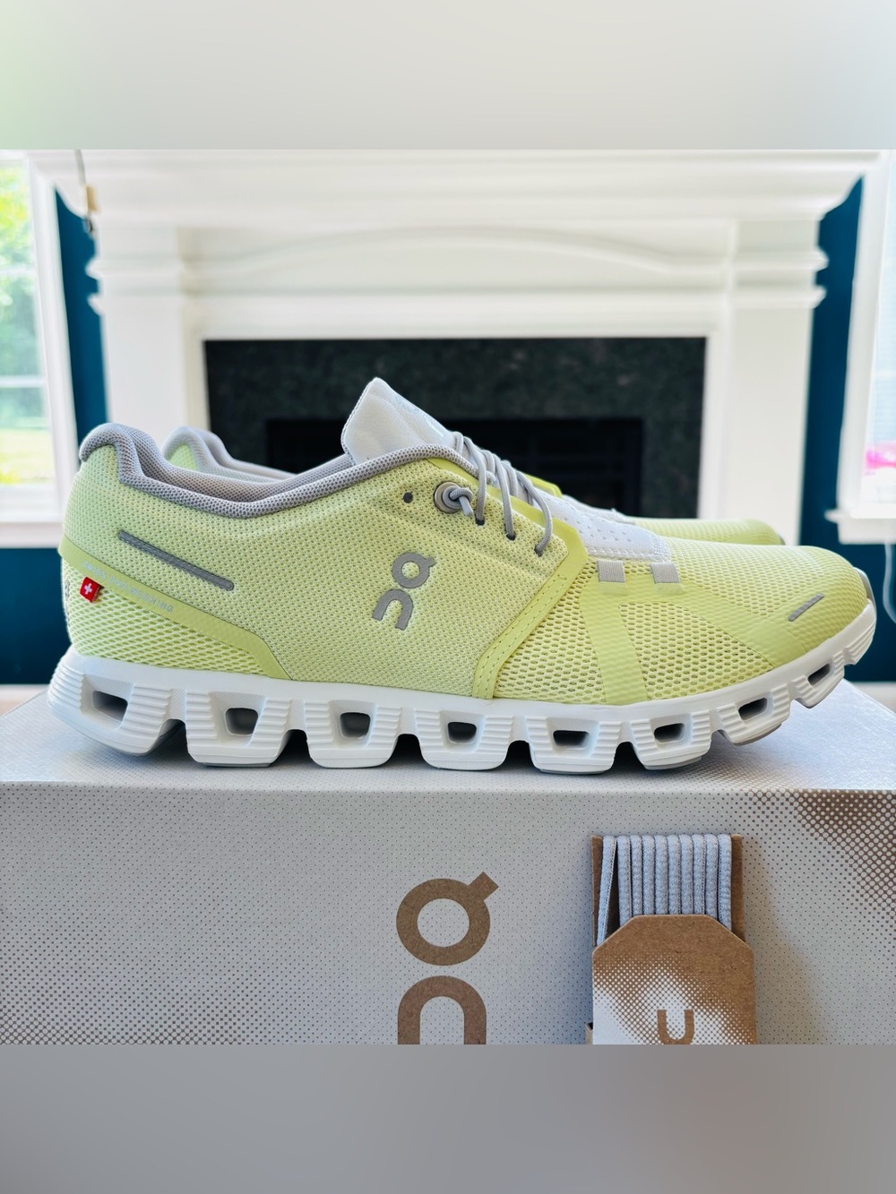 Sz 9.5 On Cloud 5 Women's Sneakers Trainers Shoes Hay/Frost 59.98372